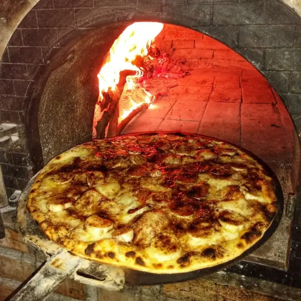 Pizza Burger Beer - Pizza forno à lenha